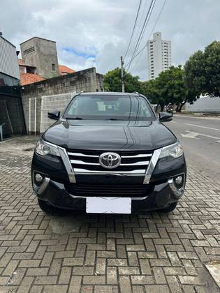 TOYOTA HILUX SW4 2.7 SRV 7 LUGARES 4X2 16V FLEX 4P AUTOMÁTICO TOYOTA HILUX SW4 2.7 SRV 7 LUGARES 4X2 16V FLEX 4P AUTOMÁTICO